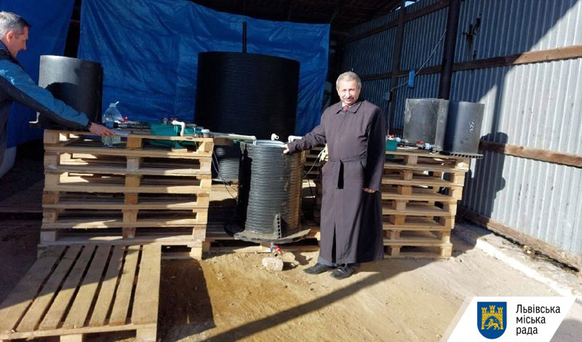 Мирослав Мальований з установкою