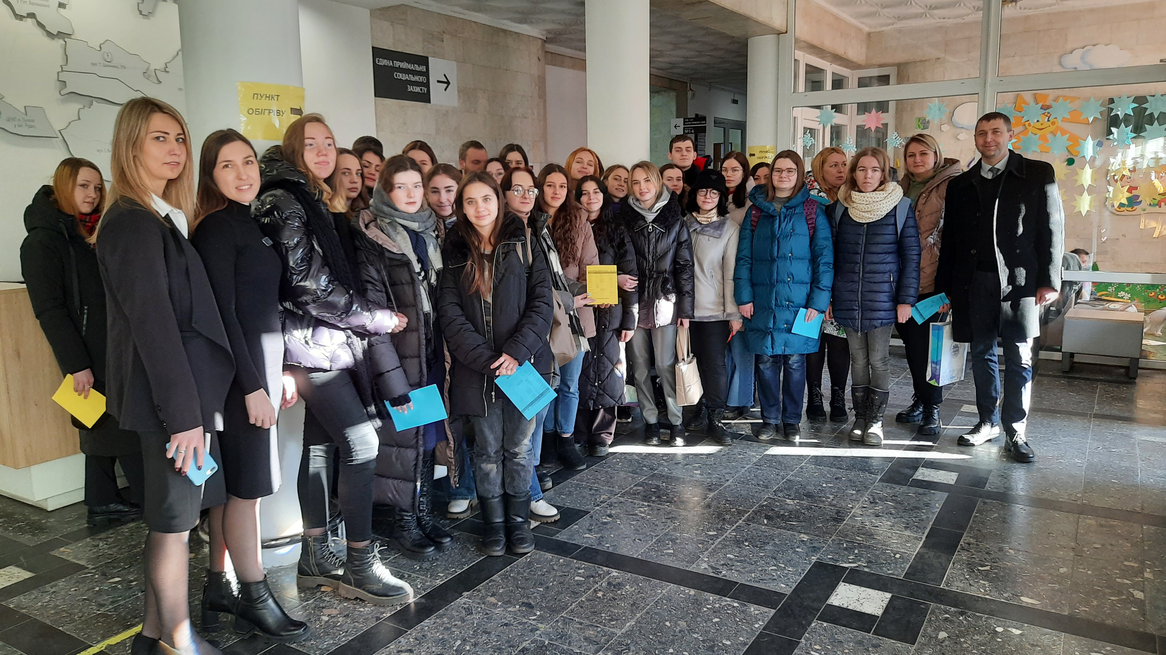 Фото з відвідин ЦНАПу