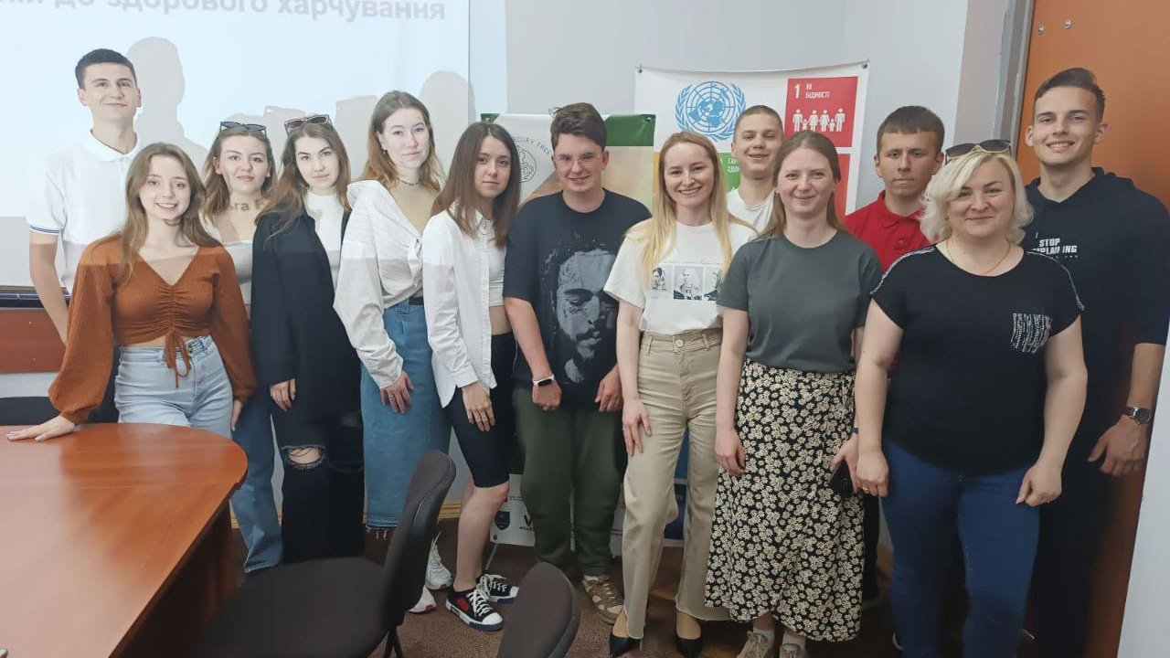 Фото із заходу