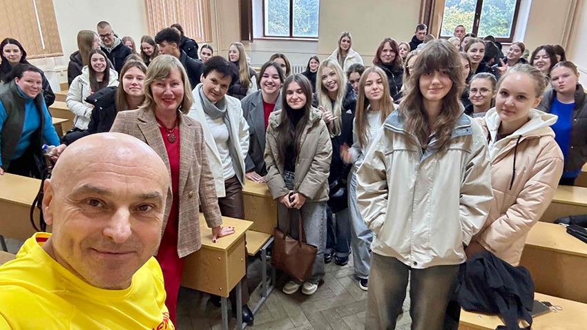 Фото із зустрічі на кафедрі туризму