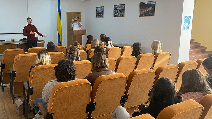 Фото із зустрічі в ІПМТ