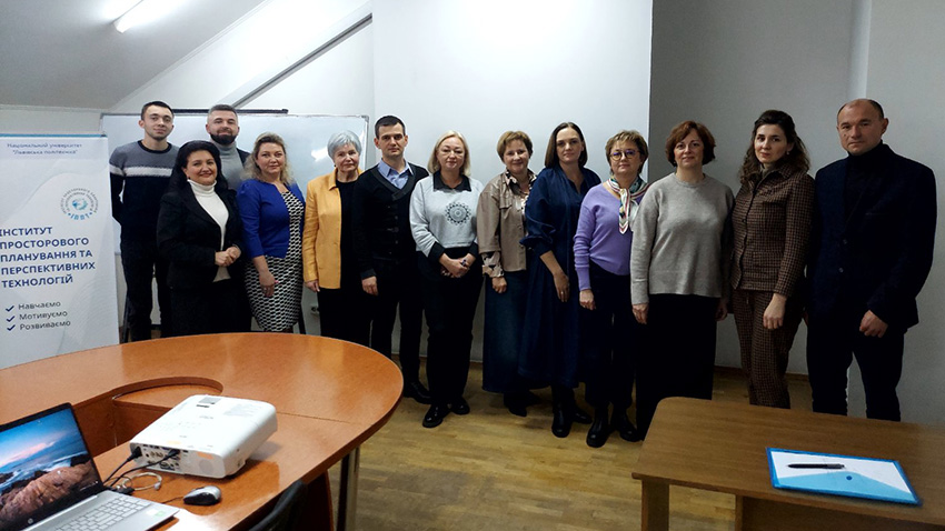 Фото із круглого столу