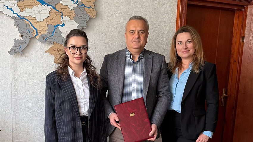 Фото з підписання угоди про співпрацю