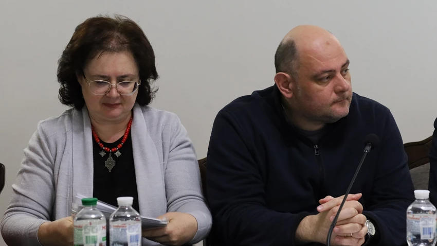 Фото із заходу