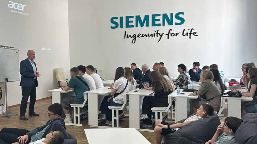 Фото із Дня відкритих дверей