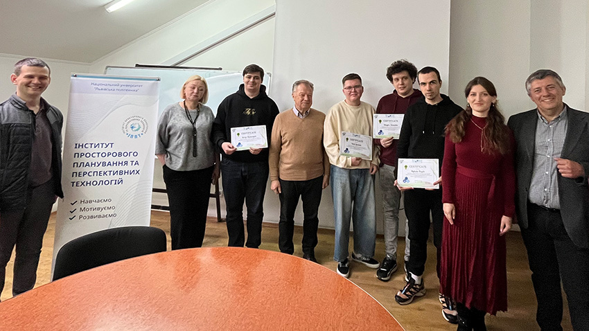 Фото із вручення сертифікатів