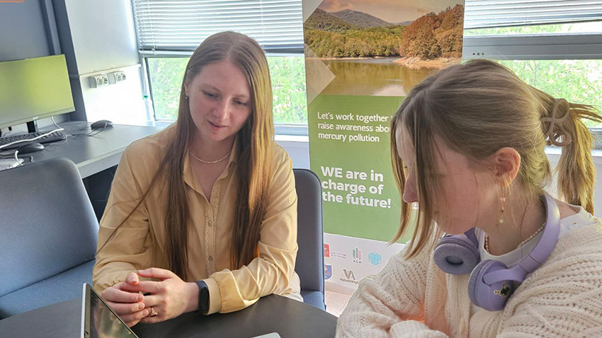 Ельвіра Джумеля та Христина Грицай