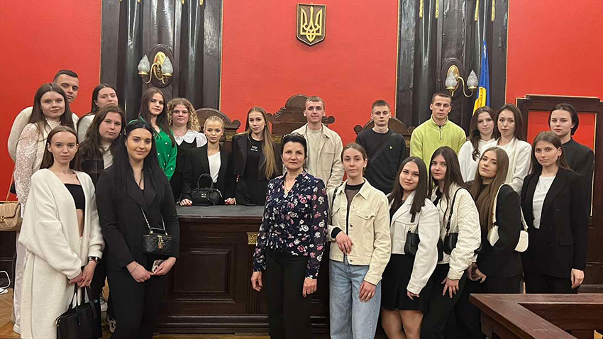 Фото з відвідин суду