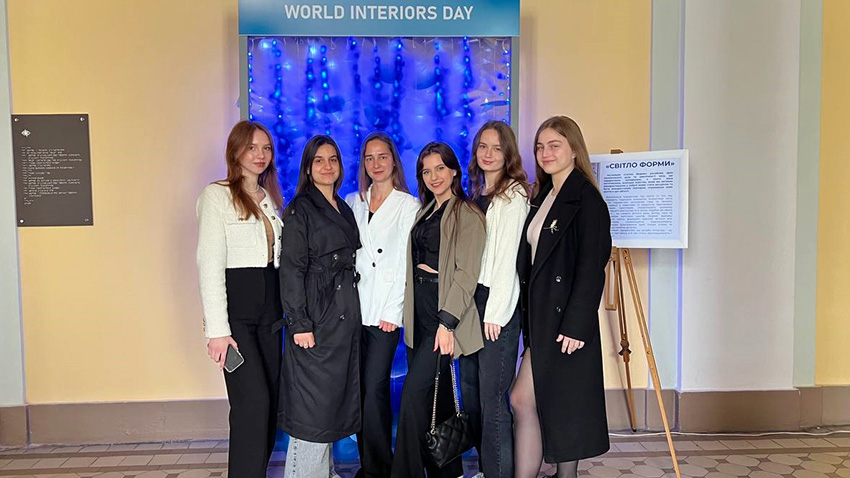 Фото з інсталяції