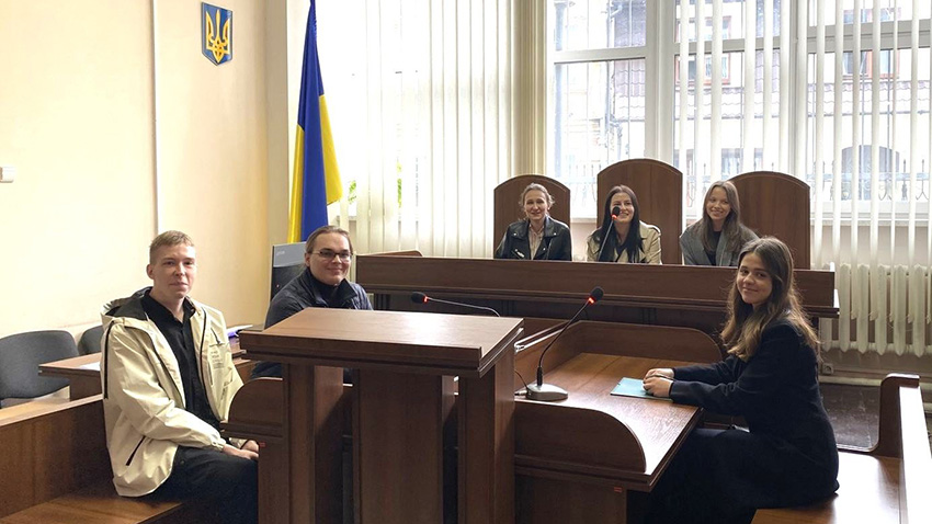 Фото з відвідин суду