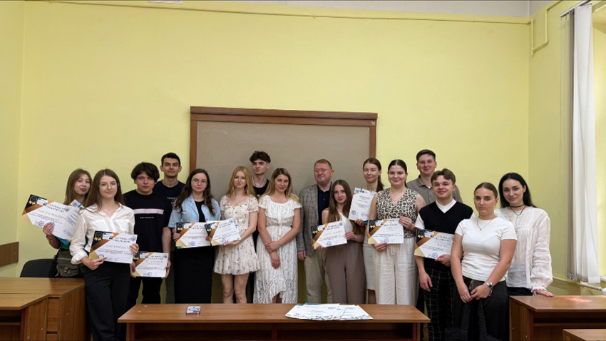 Фото із вручення сертифікатів