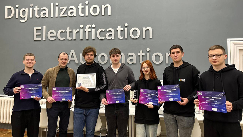 Учасники хакатону