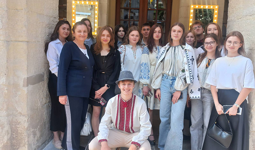 Фото з відвідин театру