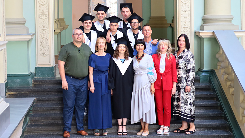 Фото із вручення дипломів