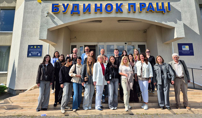 Фото з відвідин центру