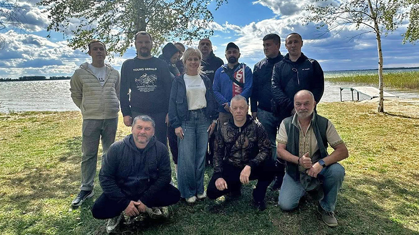 Фото із заходу