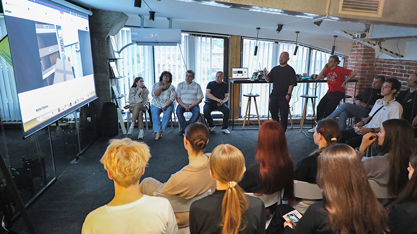 Фото з відвідин компанії