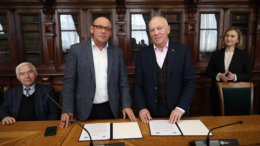 Фото з підписання меморандуму про співпрацю