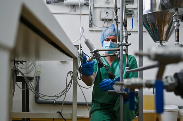 Researchers at Lviv Polytechnic National University in Ukraine are developing hydrogel bandages for treating people with burns and other wounds. Credit: Ukrinform/NurPhoto via Getty