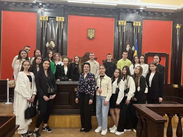 Фото з відвідин суду