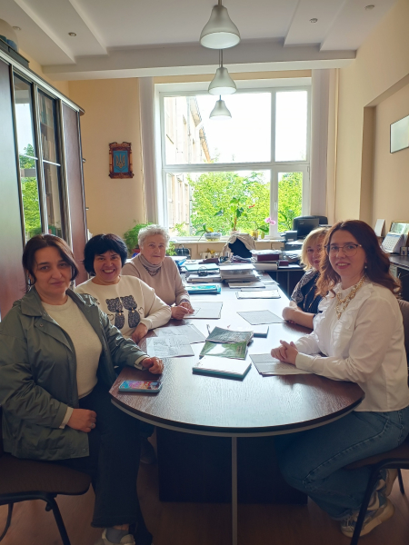 Фото із заходу