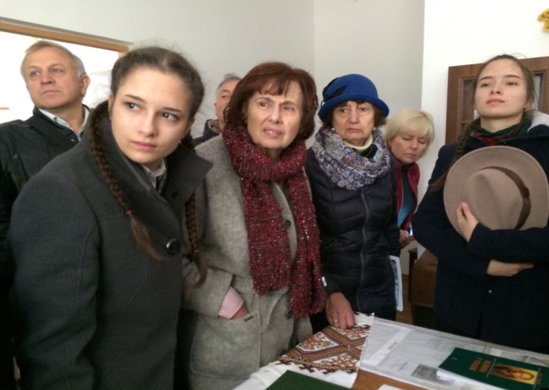 Учасники екскурсії в Народному домі Яворова