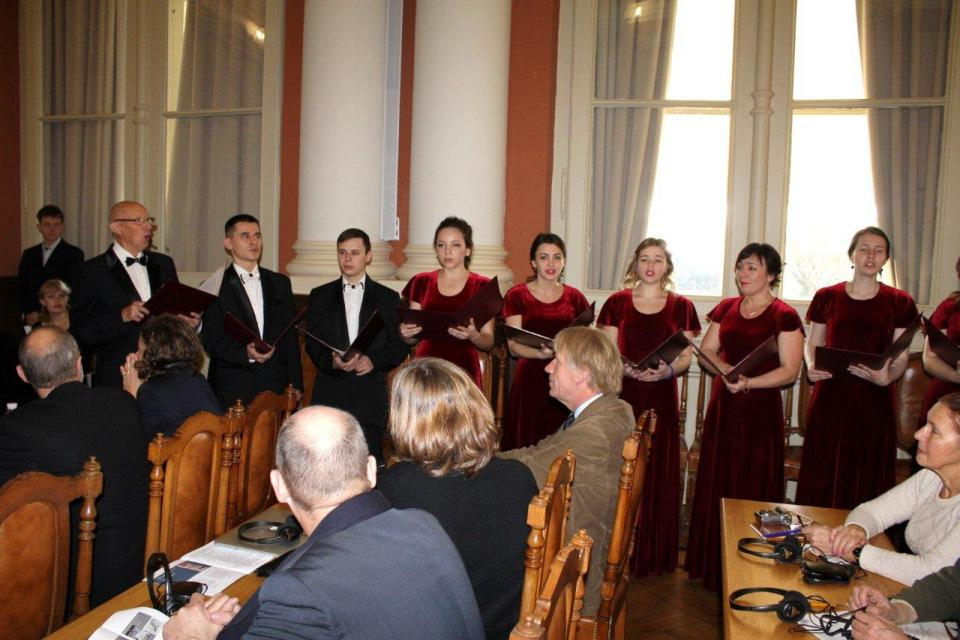 на симпозіумі з проблем сучасної архітектури та містобудування