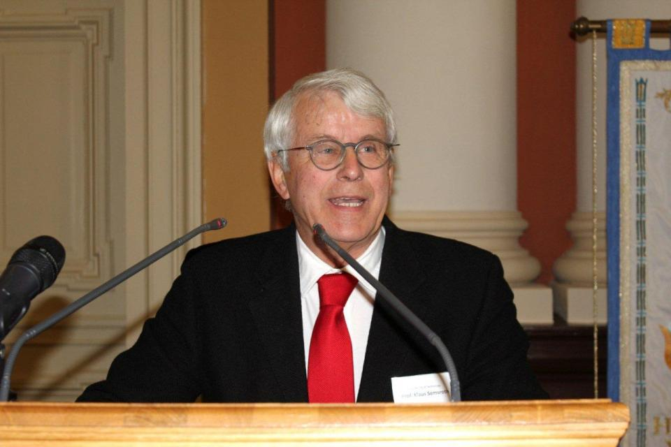 на симпозіумі з проблем сучасної архітектури та містобудування