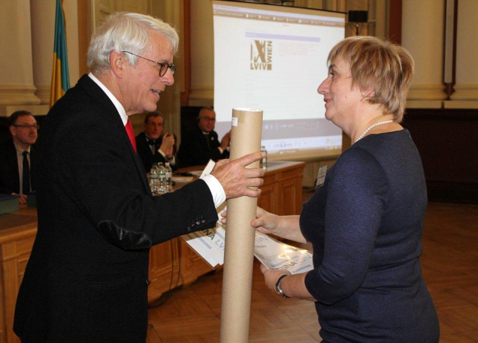 на симпозіумі з проблем сучасної архітектури та містобудування