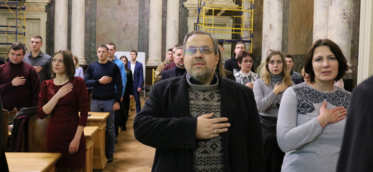 Днями в Актовій залі головного корпусу Національного університету «Львівська політехніка» відбулося урочисте вручення документів про завершення курсів перепідготовки колишнім військовослужбовцям Збройних сил України та членам їх родин. Це навчання впродовж кількох останніх років проводиться у рамках проекту «Україна-Норвегія».  Програма соціальної адаптації військовослужбовців завдяки Королівству Норвегії діє в Україні з 2003 року. За цей час професійну перепідготовку пройшли майже 9000 осіб. Програма пропо