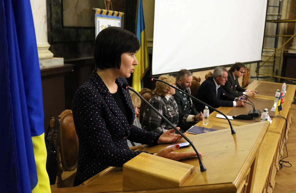 Днями в Актовій залі головного корпусу Національного університету «Львівська політехніка» відбулося урочисте вручення документів про завершення курсів перепідготовки колишнім військовослужбовцям Збройних сил України та членам їх родин. Це навчання впродовж кількох останніх років проводиться у рамках проекту «Україна-Норвегія».  Програма соціальної адаптації військовослужбовців завдяки Королівству Норвегії діє в Україні з 2003 року. За цей час професійну перепідготовку пройшли майже 9000 осіб. Програма пропо