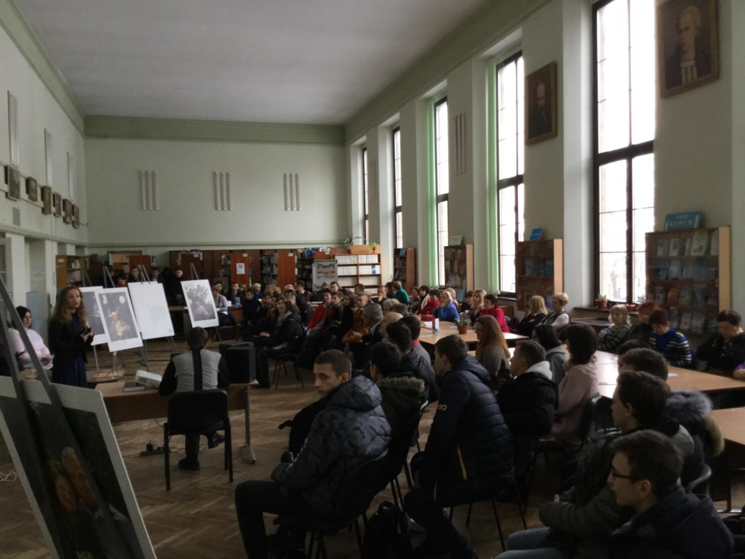 на виставці «Батьки Небесного Легіону»