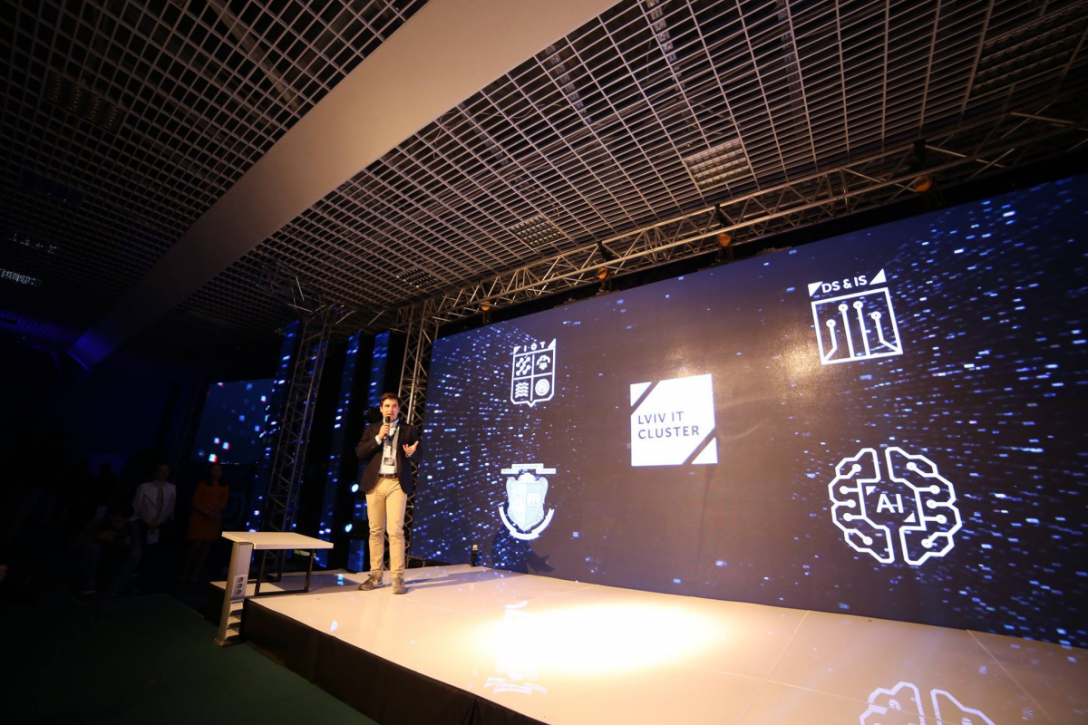 На Lviv IT Arena інавгурували першокурсників інноваційних програм у Політехніц