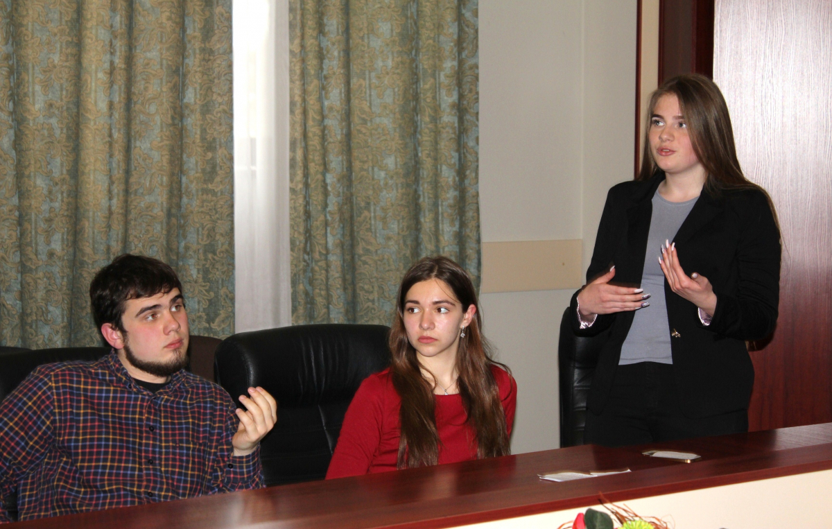 на зустрічі із членами колегії та профкому студентів і аспірантів