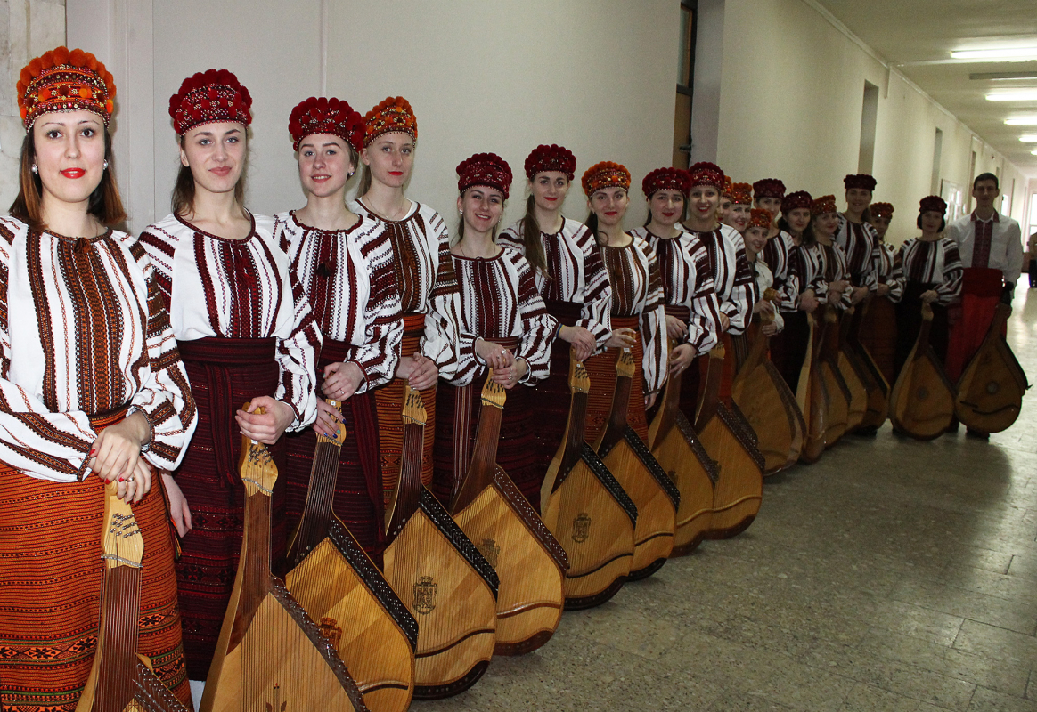 літературно-мистецький вечір «Та не однаково мені…»