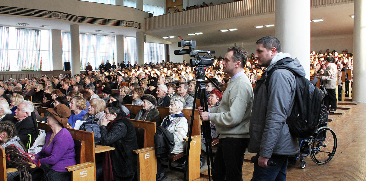 літературно-мистецький вечір «Та не однаково мені…»