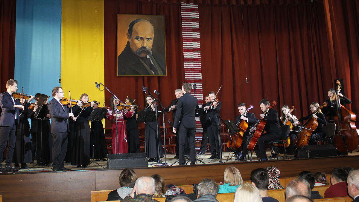 літературно-мистецький вечір «Та не однаково мені…»