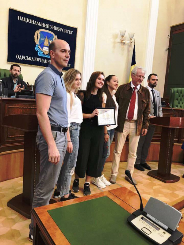 Студентки ІГСН