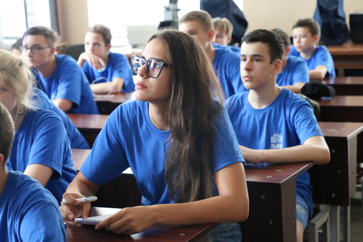 учні львівських шкіл знайомилися з університетом