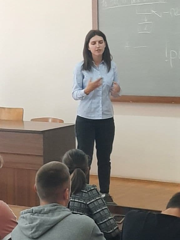 Фото із заходу