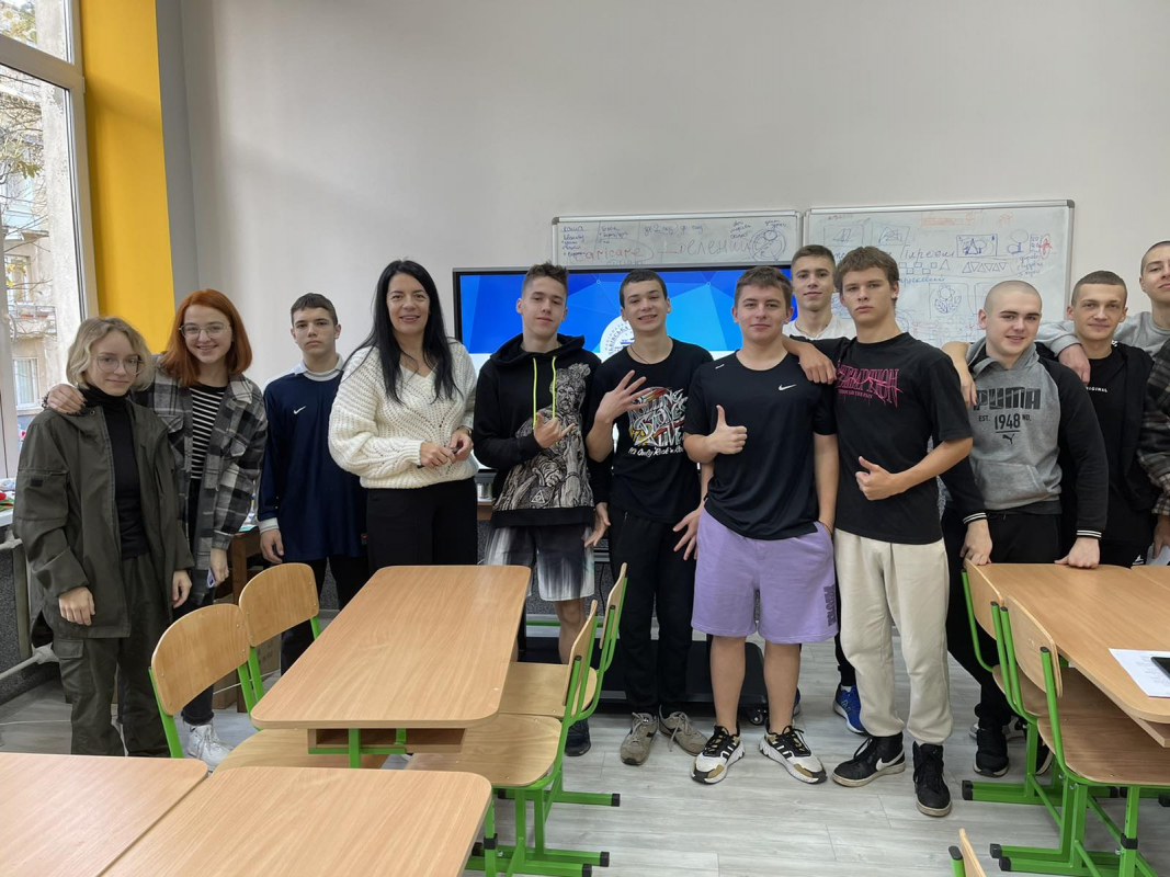 Фото з відвідин школи