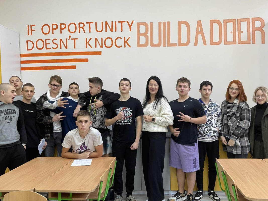 Фото з відвідин школи