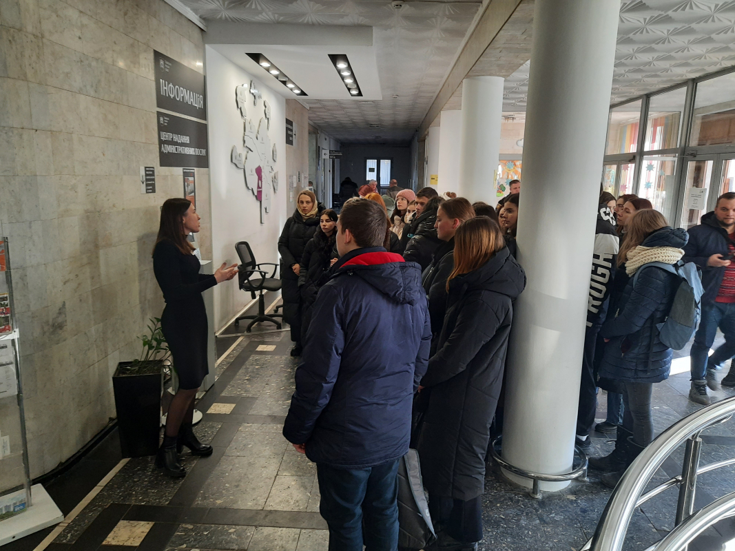 Фото з відвідин ЦНАПу