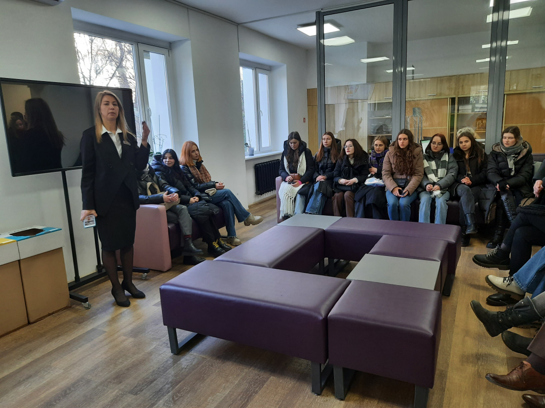 Фото з відвідин ЦНАПу