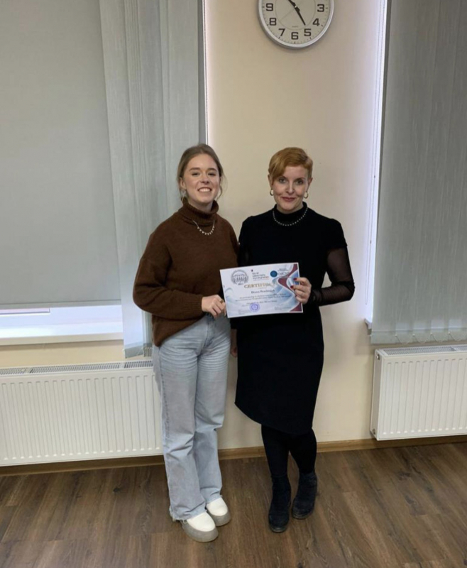 Фото із заходу