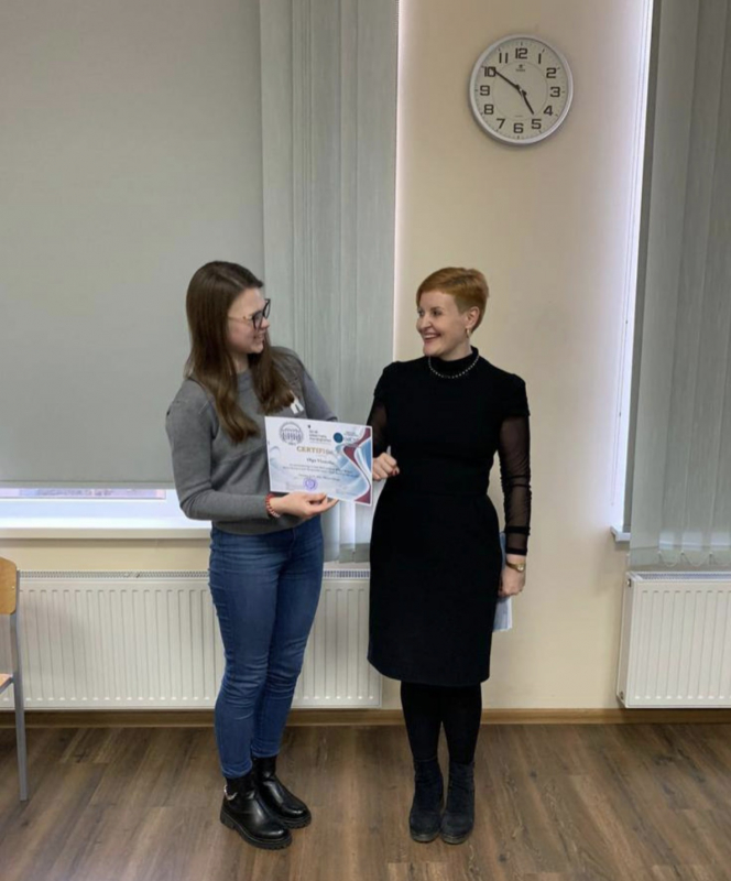 Фото із заходу