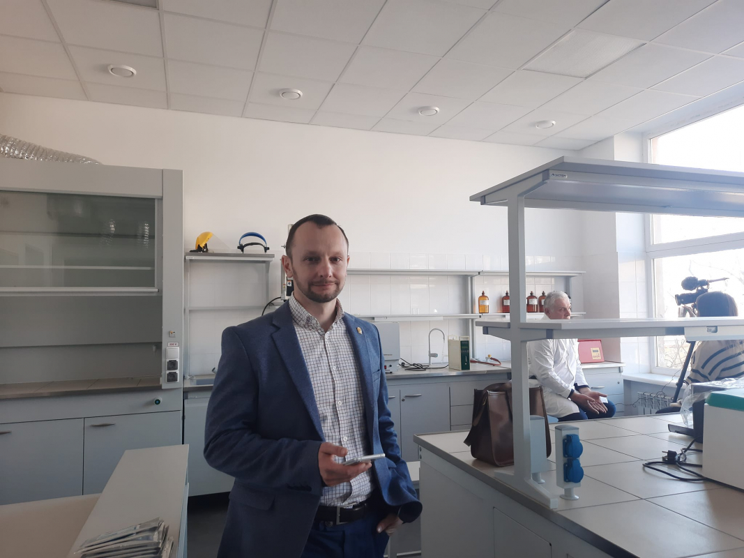 Фото з відвідин лабораторії