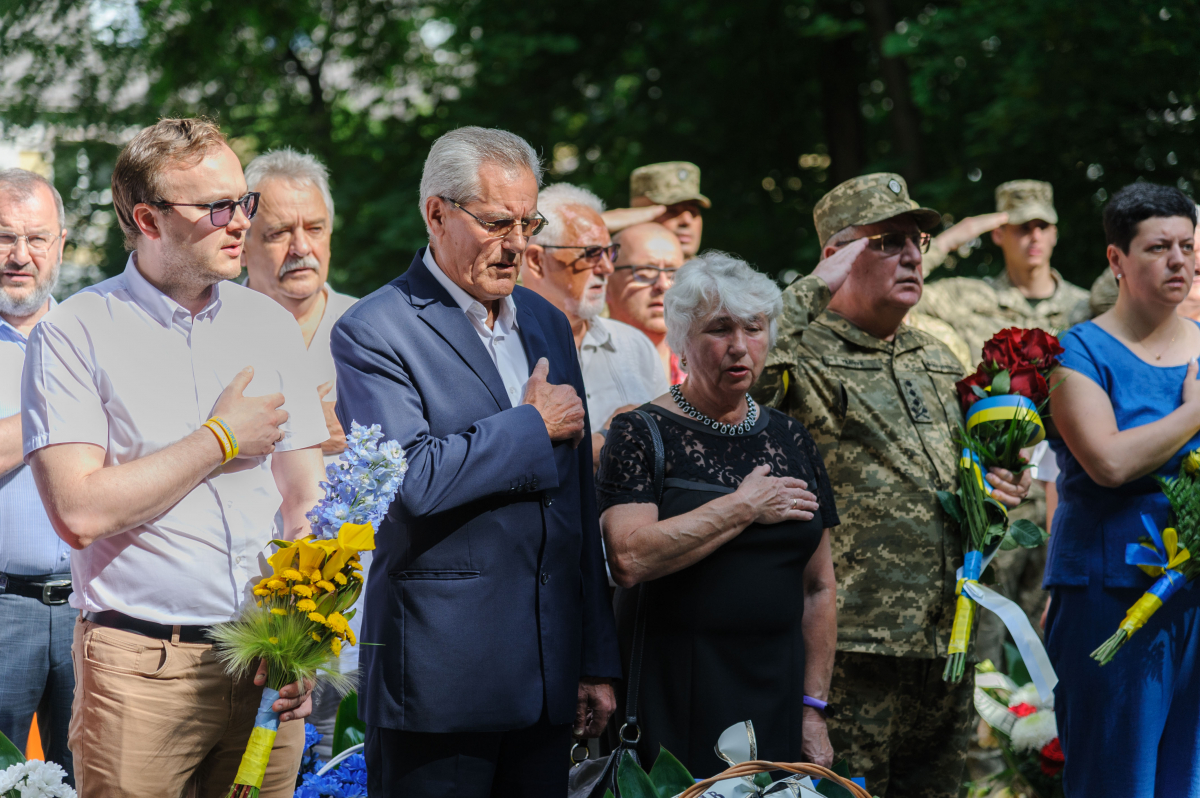 Фото із вшанування пам’яті розстріляних львівських науковців