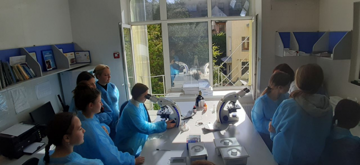 Фото з відвідин лабораторії
