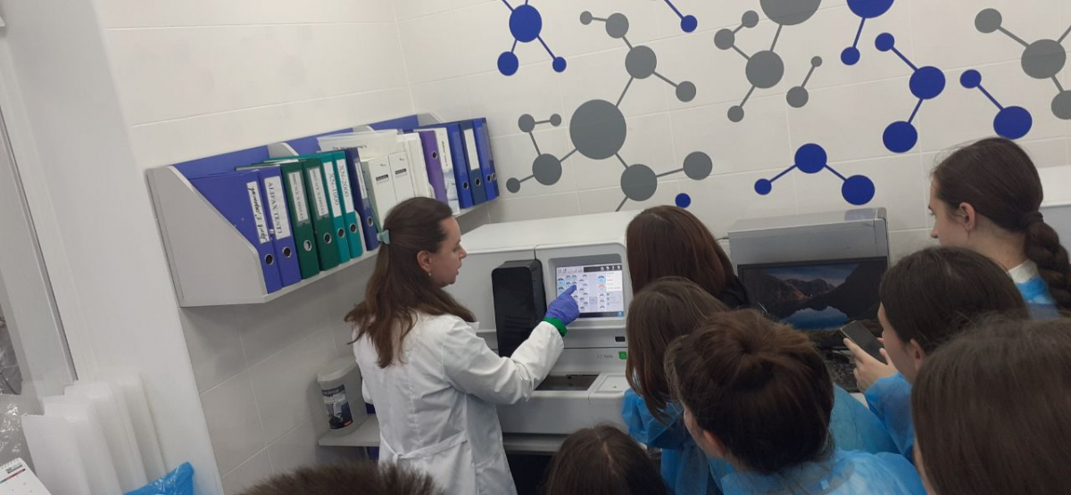 Фото з відвідин лабораторії